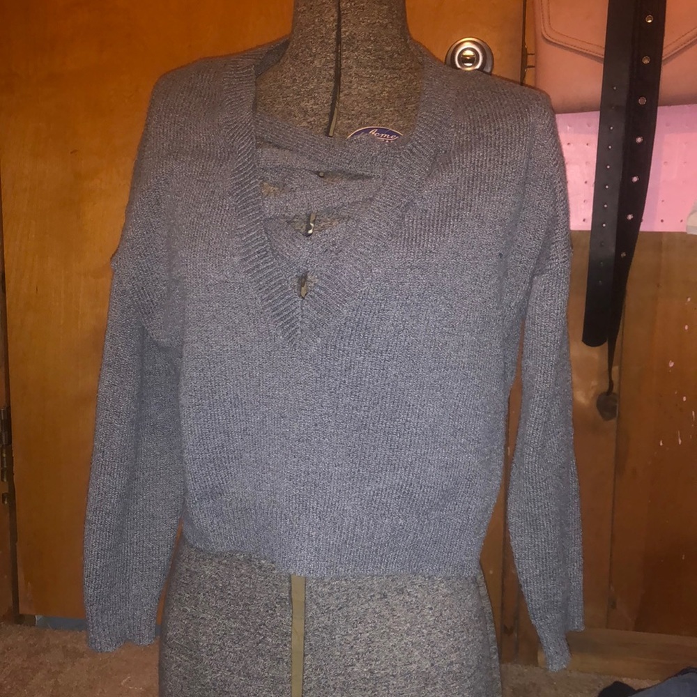 Forever 21 Criss Cross Cropped Sweater